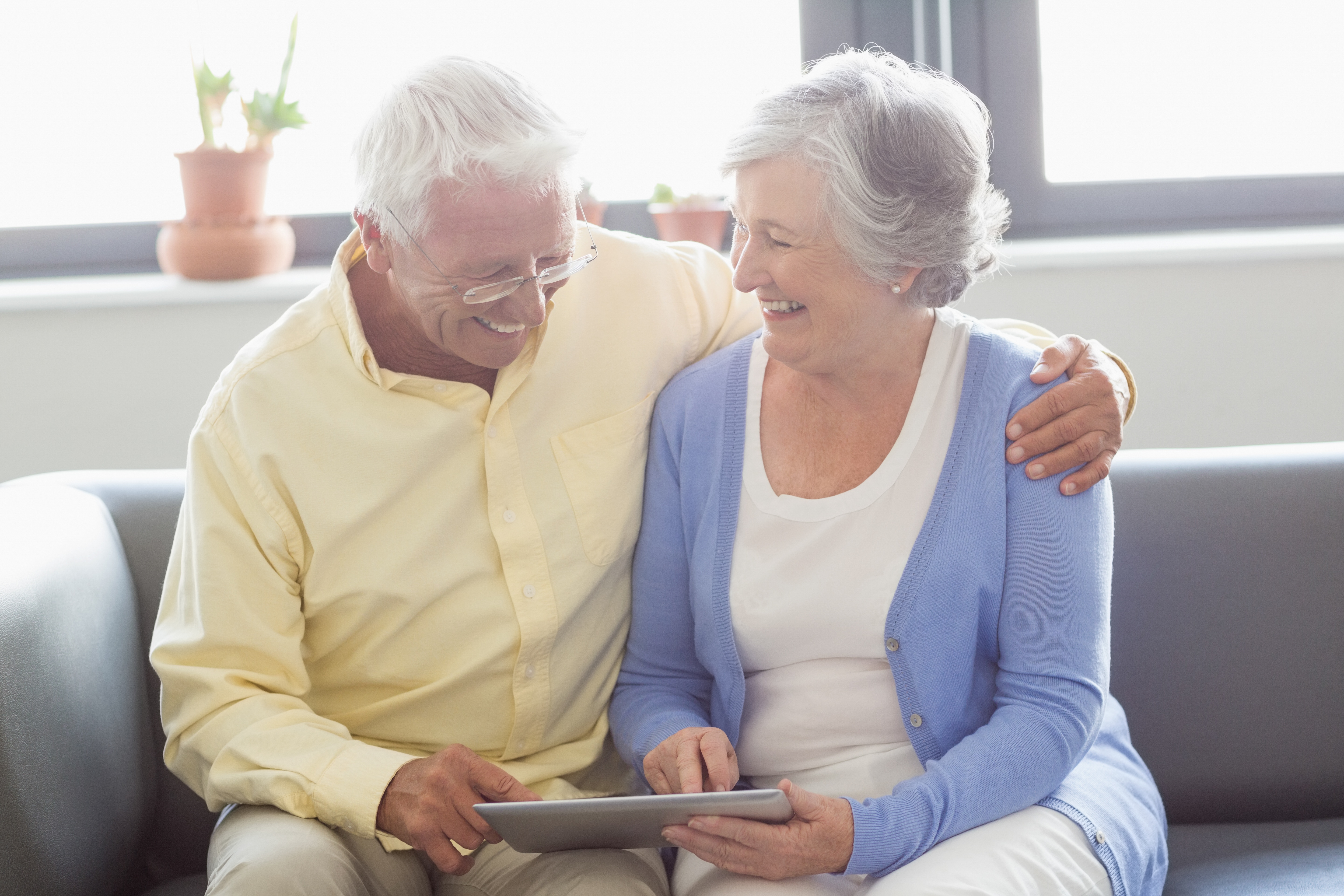 happy-senior-couple-after-buying-short-term-care-insurance